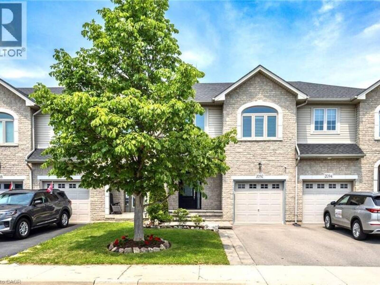 2092 ENGLISH Crescent, Burlington, Ontario L7L 7B3