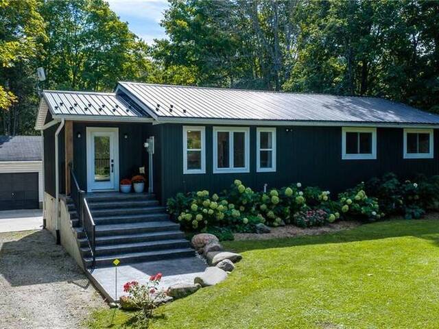 9 CRESCENT Street Georgian Bluffs Ontario, N0H 2T0 - 5 Bedrooms Waterfront Home For sale