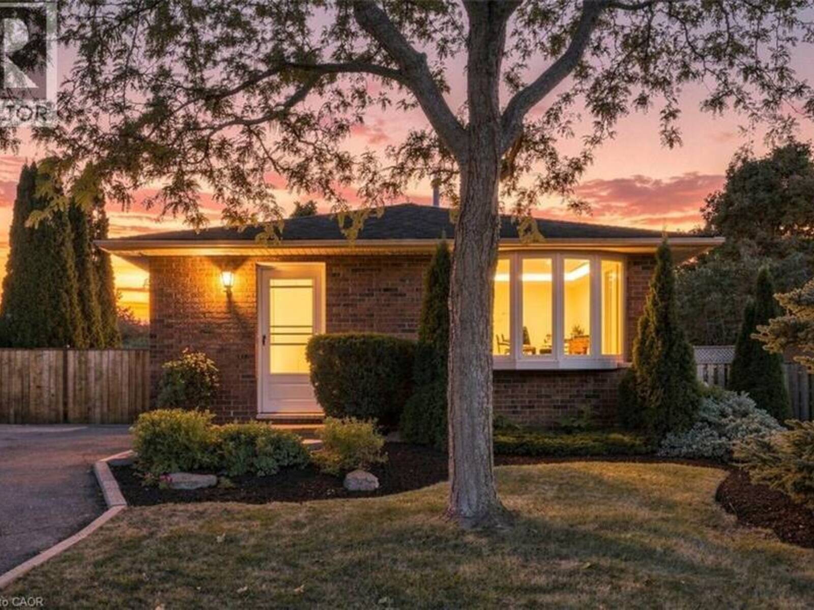 2 MARSTON Street, Hamilton, Ontario L8J 1G6