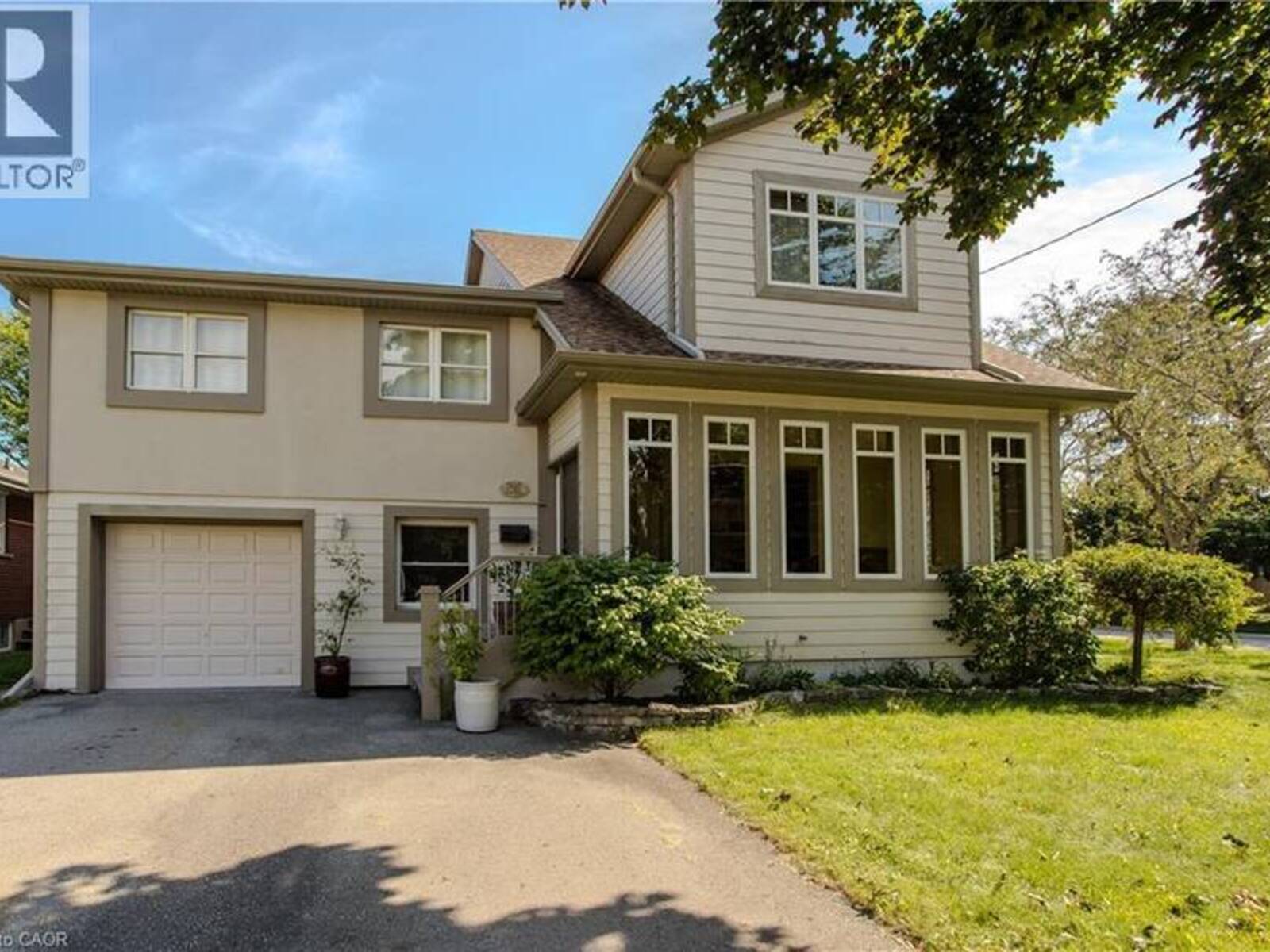 707 ROSS Street, Burlington, Ontario L7S 1S3