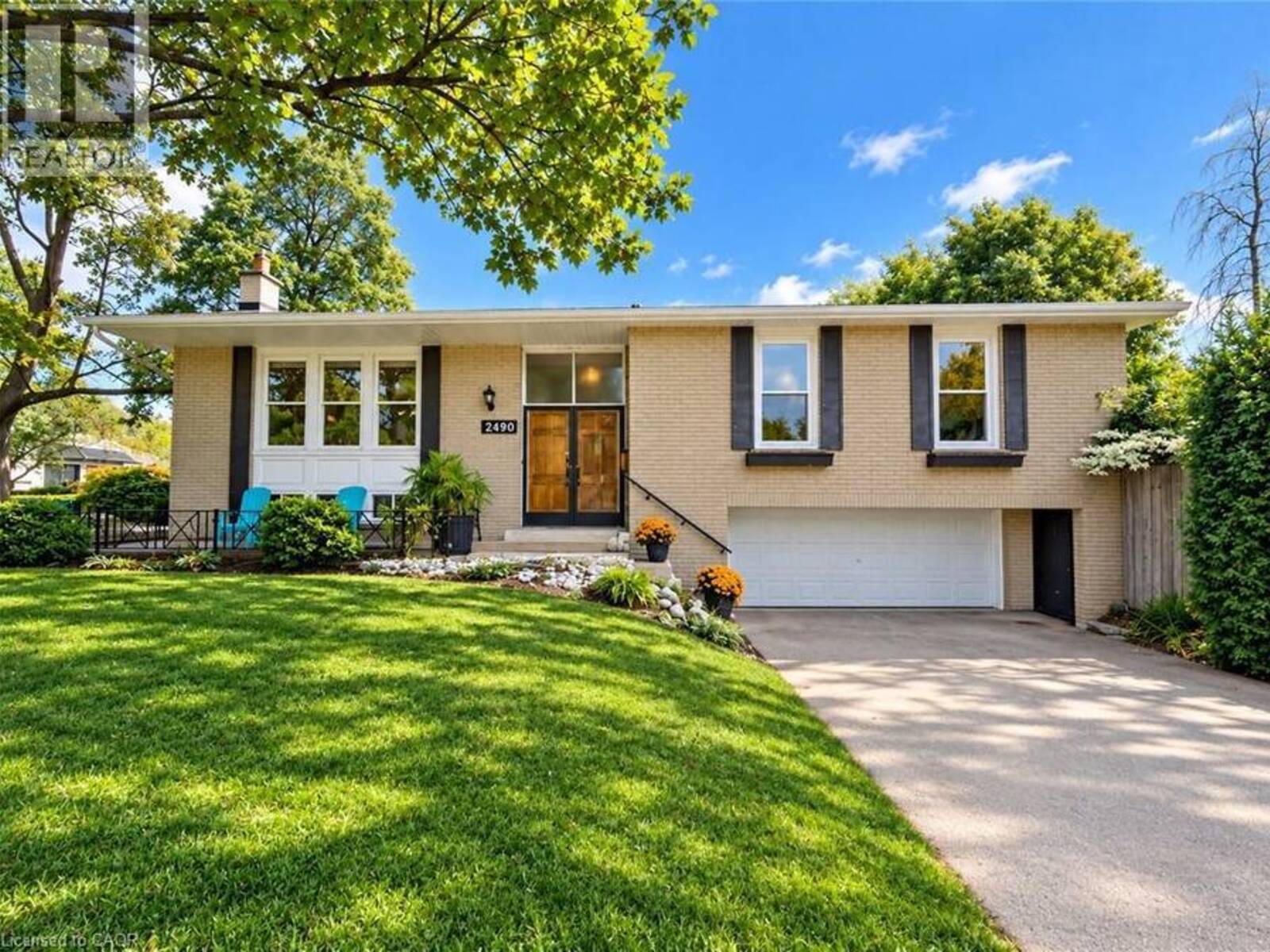 2490 YARMOUTH Crescent, Oakville, Ontario L6L 2M8