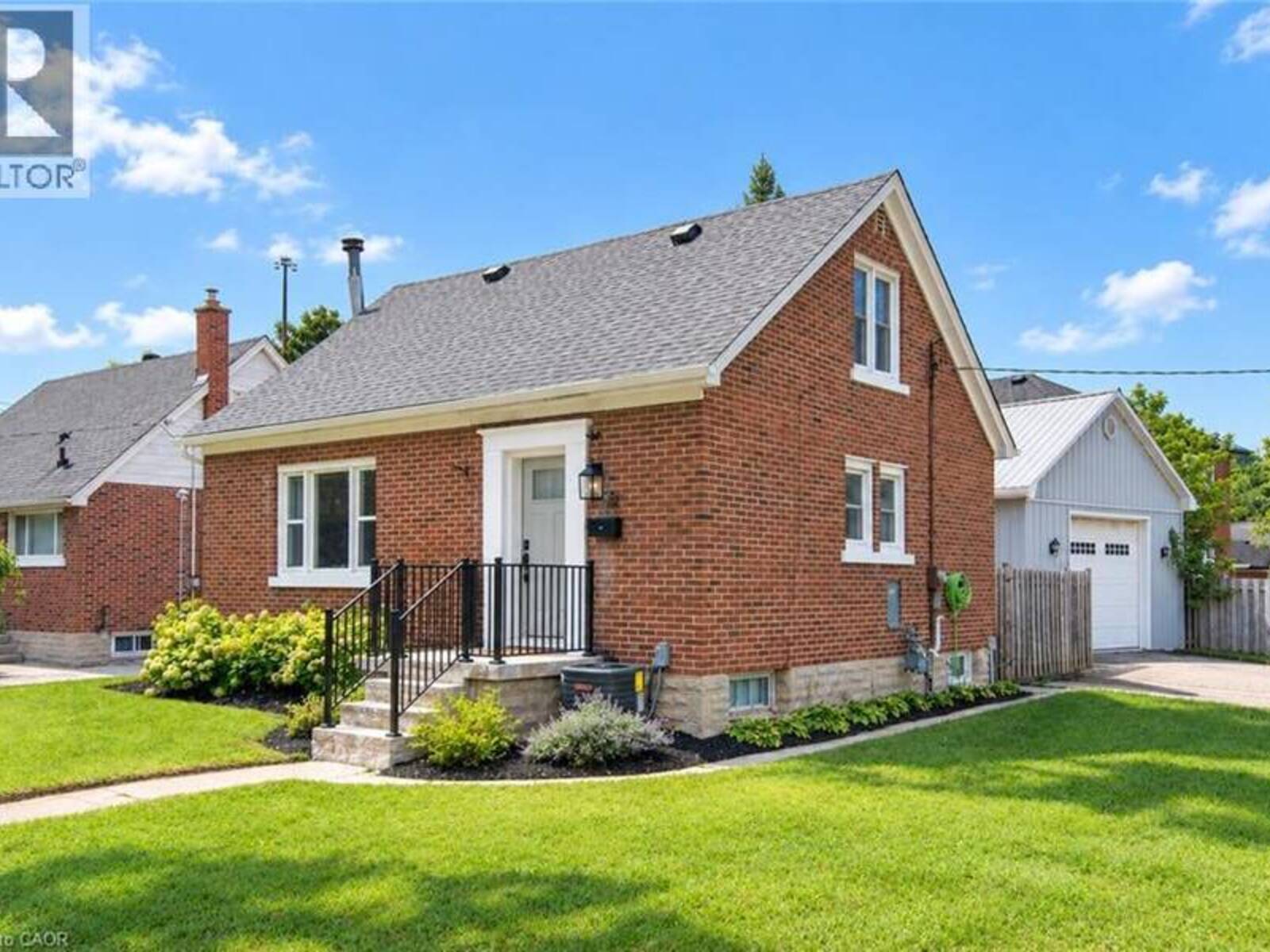 32 BELLEVIEW Avenue, Kitchener, Ontario N2B 1G3