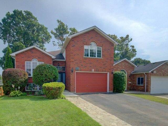 26 STANMORE Avenue Kitchener Ontario, N2B 3W2 - Multi-family Home For Sale