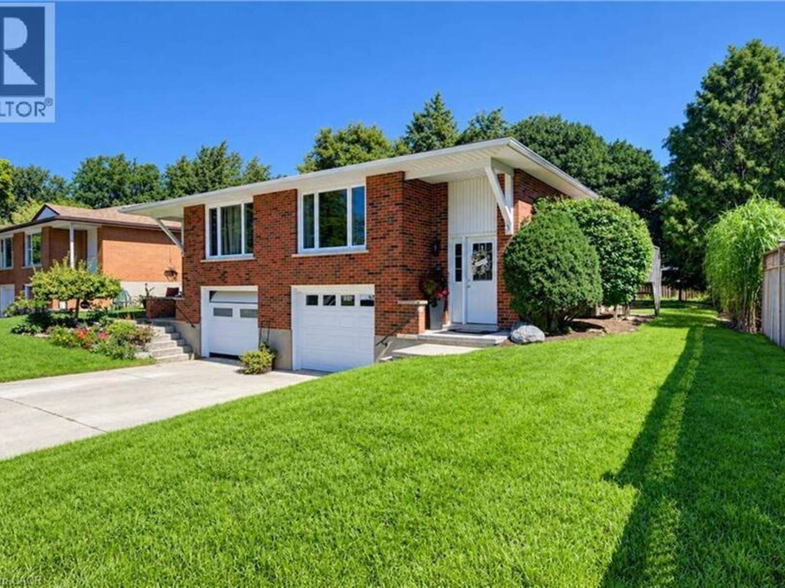 31 GROSBEAK Road, Elmira, Ontario N3B 1V8