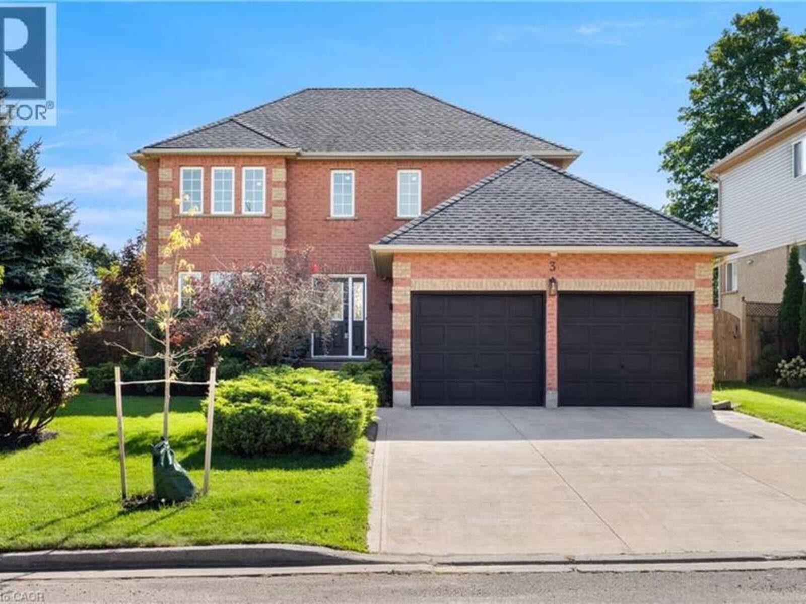 3 GREENCROFT Court, Kitchener, Ontario N2N 3H6
