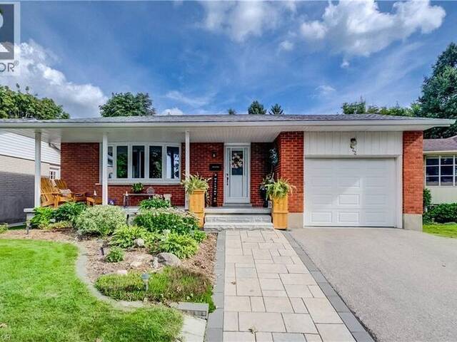 422 GRANGEWOOD Drive Waterloo Ontario, N2K 2E6 - 3 Bedrooms Home For Sale