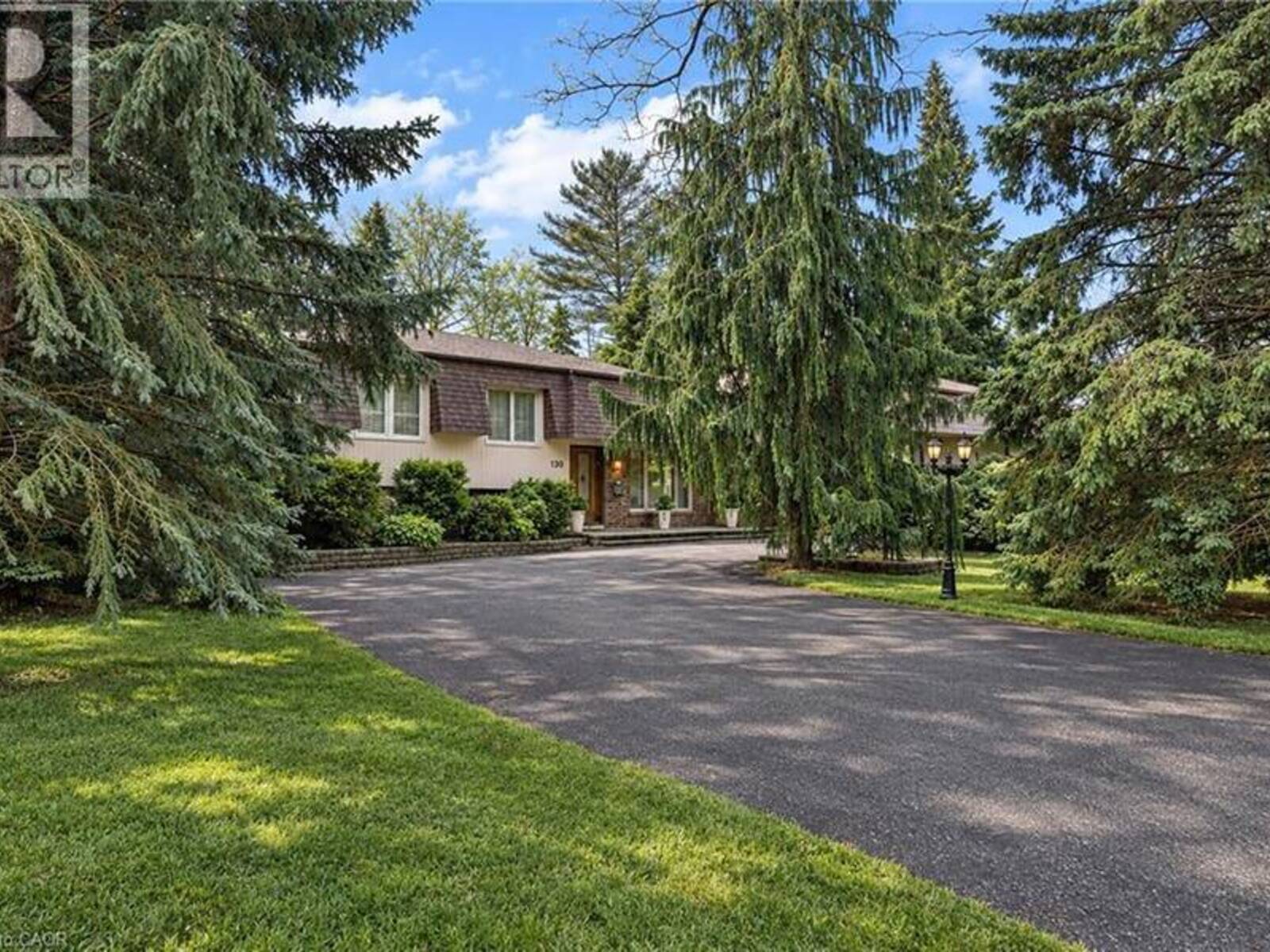 130 TAVISTOCK Square, Oakville, Ontario L6K 2V2