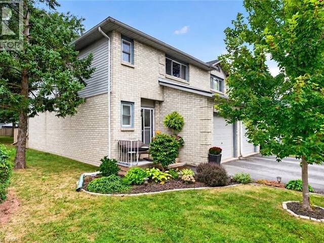 2 ROYALWOOD Court Unit# 20 Hamilton Ontario, L8E 4Y9 - 3 Bedrooms Condo For Sale