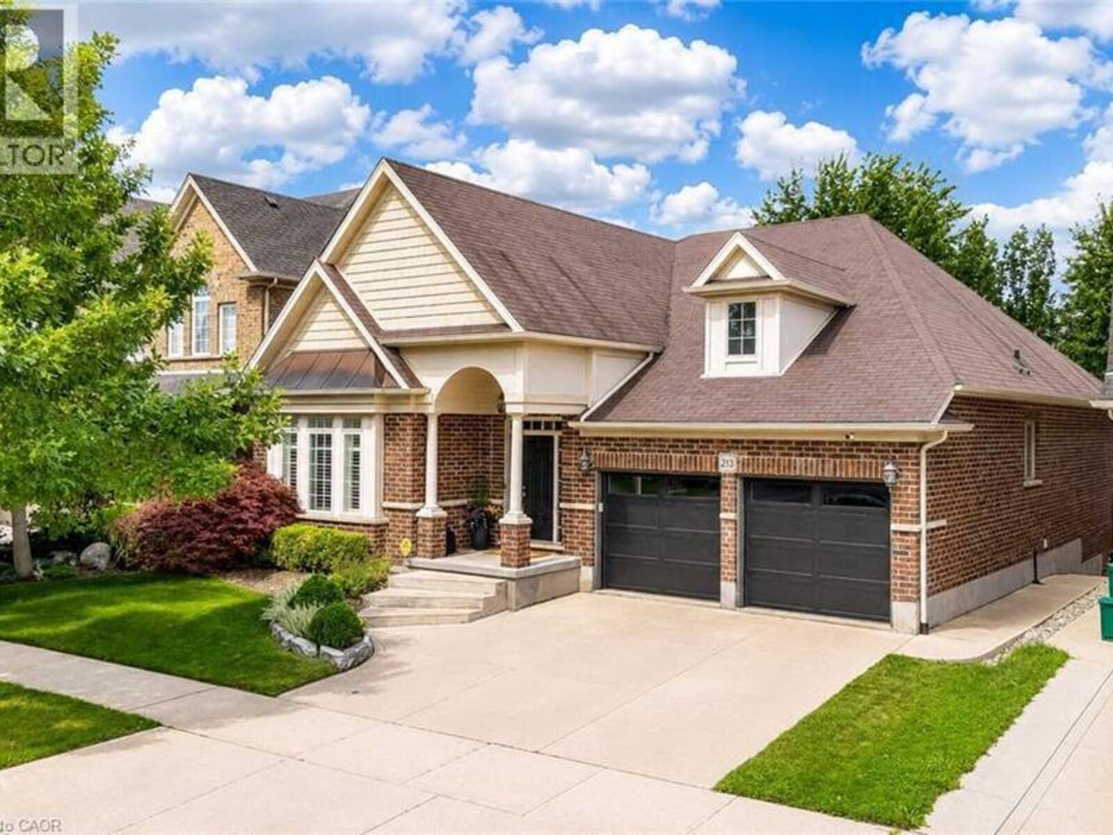 213 EDGEWATER Crescent, Kitchener, Ontario N2A 4M2