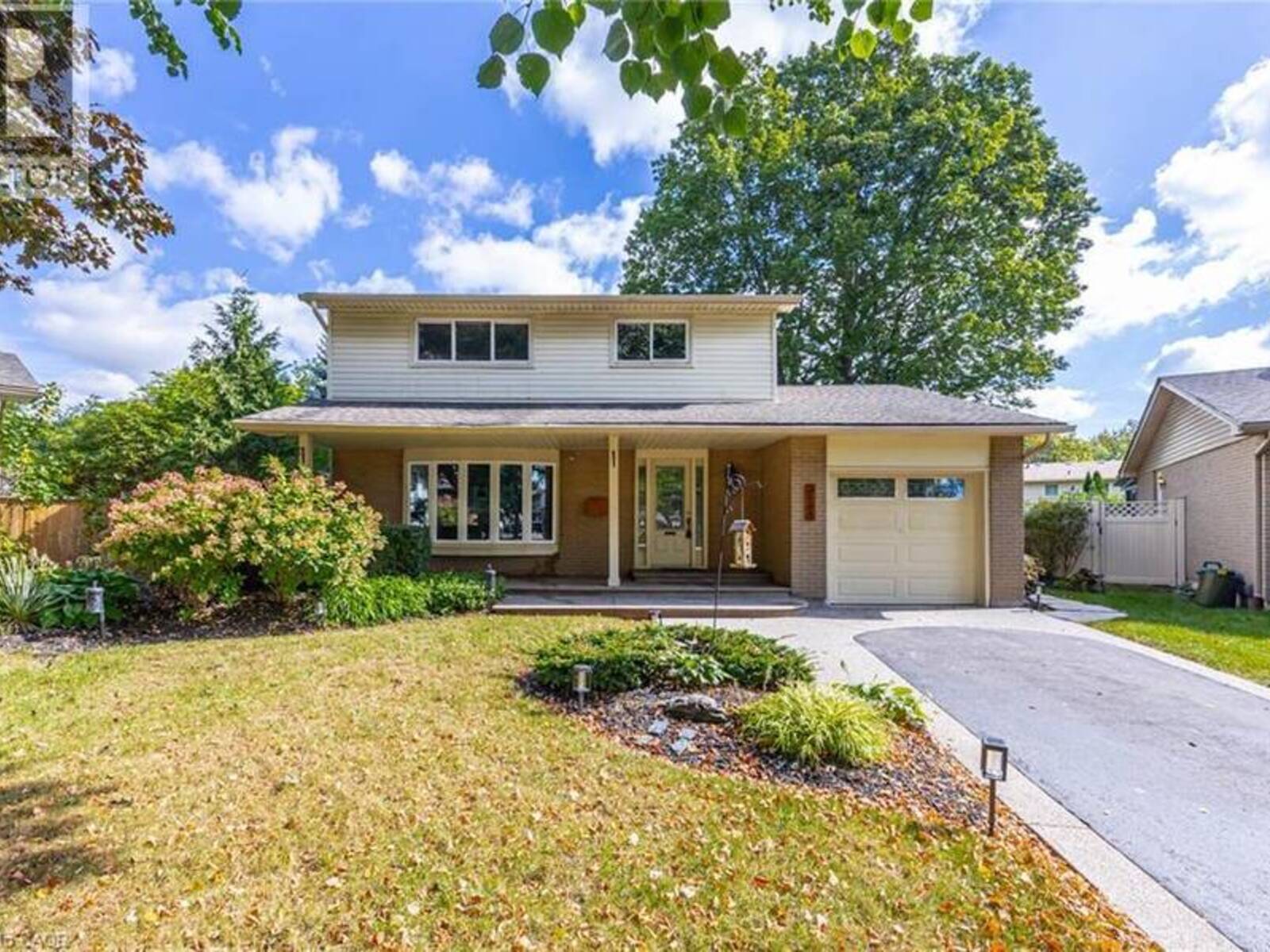 3148 TERRAVIEW Court, Burlington, Ontario L7M 1E9