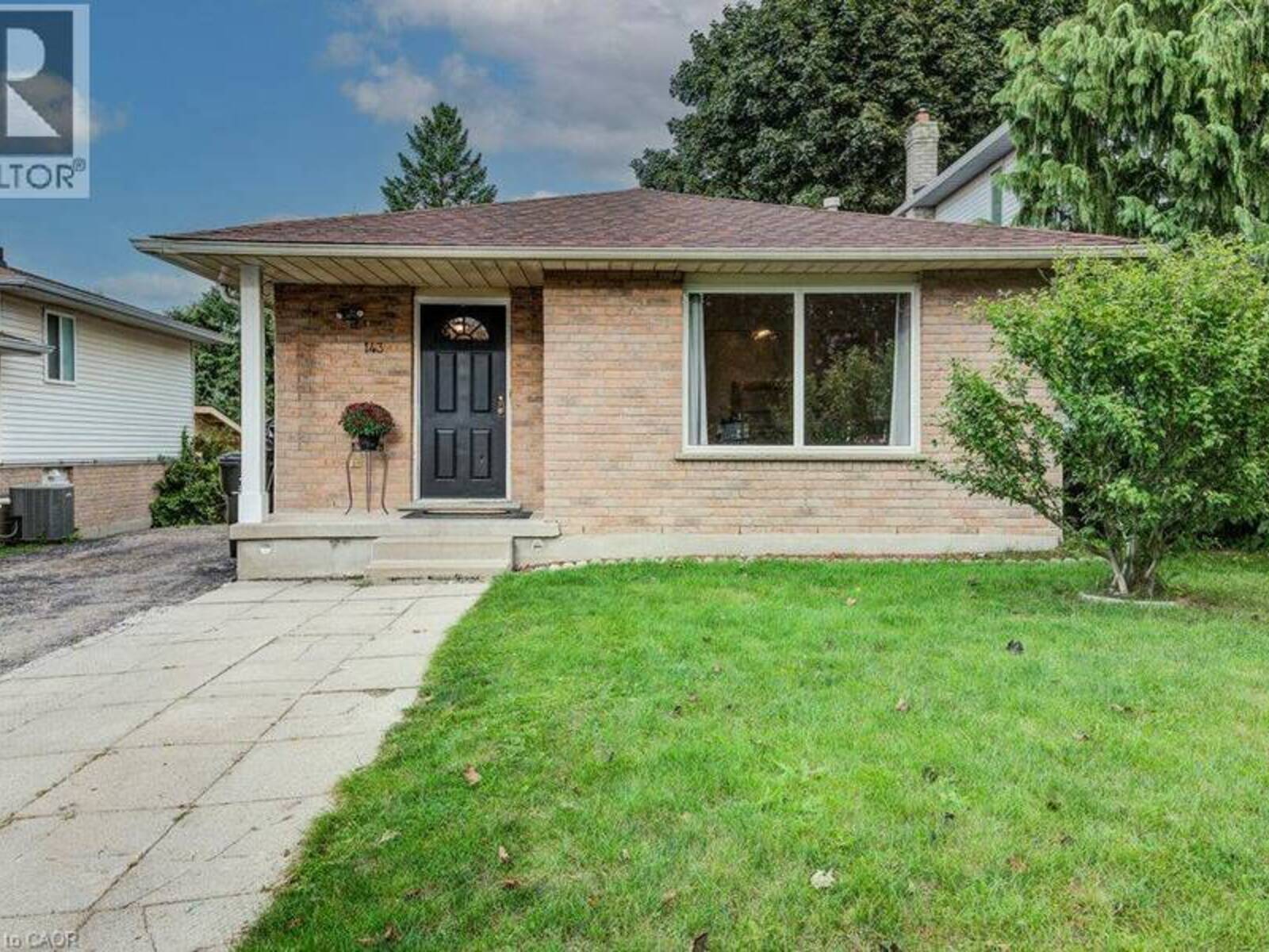 143 SUNRISE Place, Kitchener, Ontario N2B 3S8
