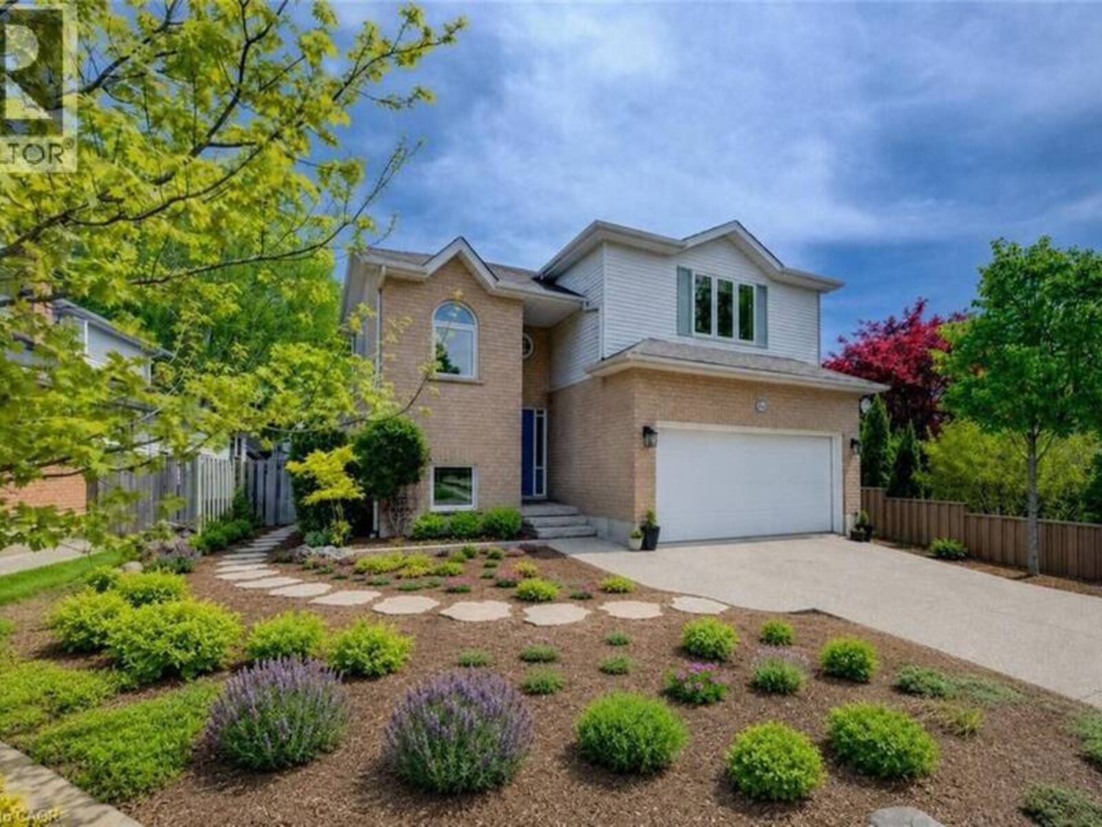 464 NORTHLAKE Drive, Waterloo, Ontario N2V 2A4