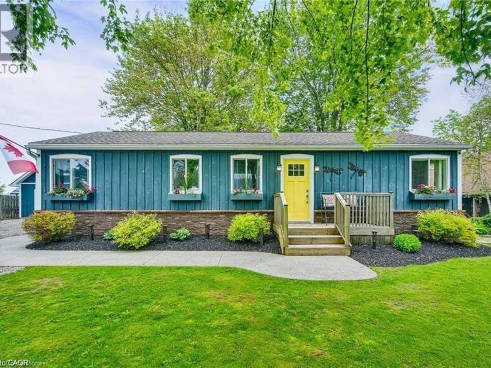 8 BEACH Road, Lowbanks, Ontario N0A 1K0