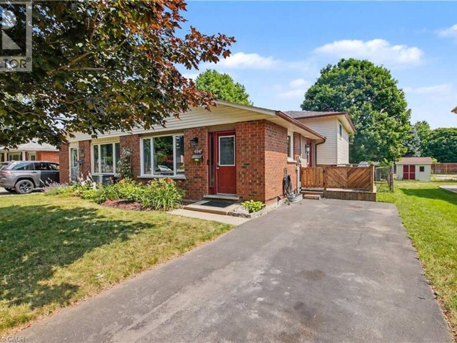 484 REDFOX Road Unit# B, Waterloo, Ontario N2K 2V8