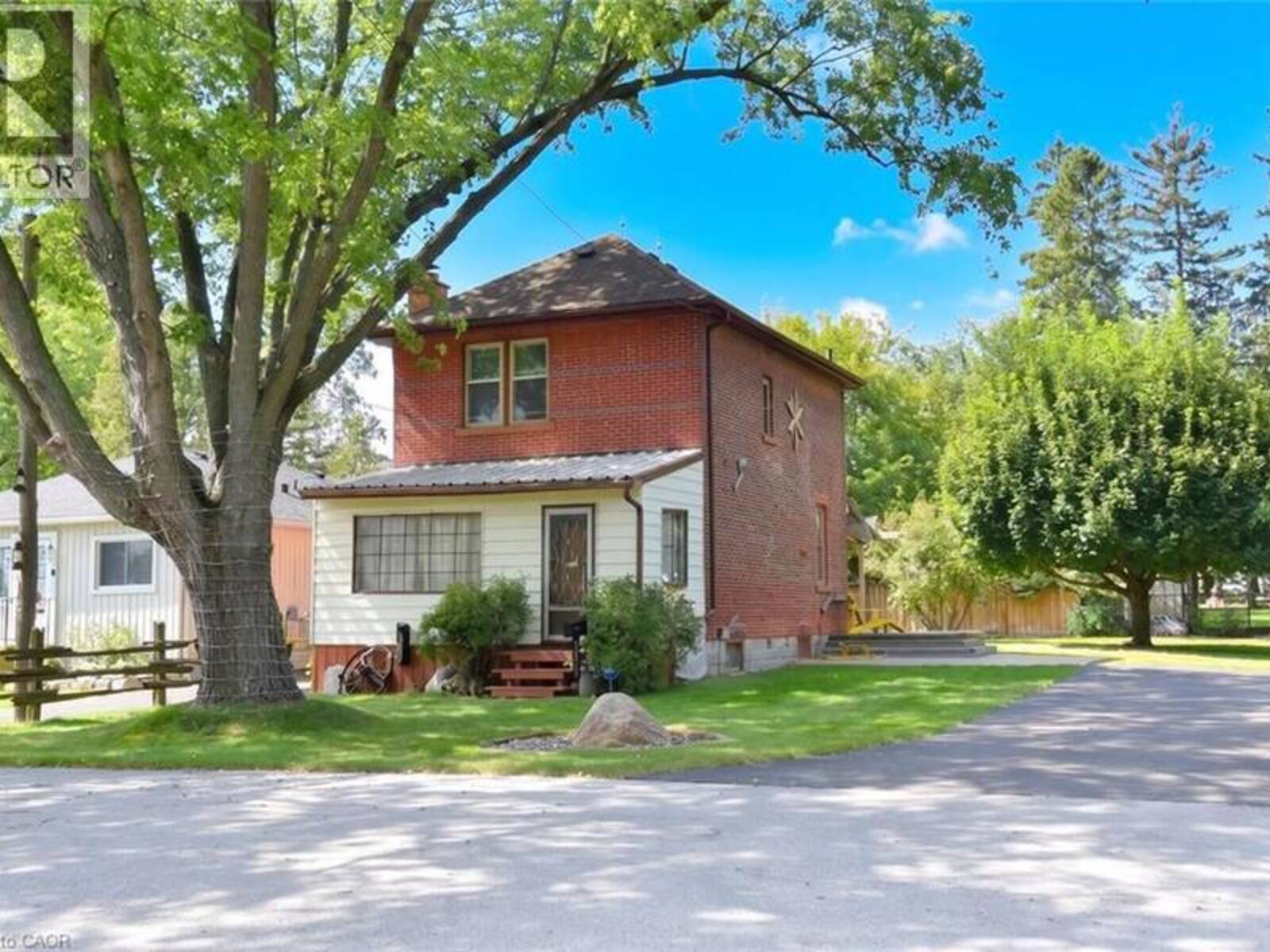 781 OAKDALE Avenue, Burlington, Ontario L7T 1L5