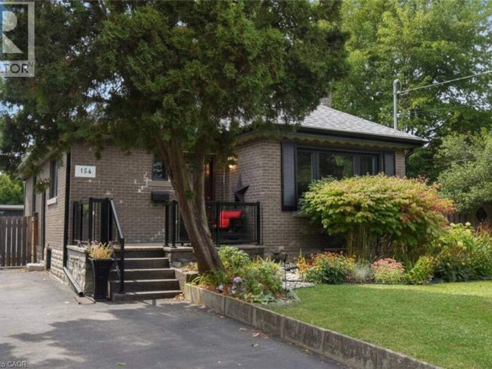 154 EWEN Road, Hamilton, Ontario L8S 3C7