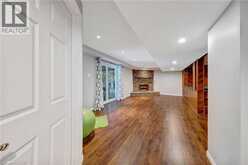2284 MANSFIELD Drive | Burlington Ontario | Slide Image Thirty-eight