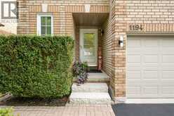 1194 OLD OAK Drive | Oakville Ontario | Slide Image Three
