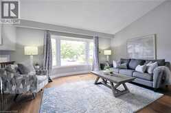 6 CRICKET HOLLOW | Kitchener Ontario | Slide Image Four