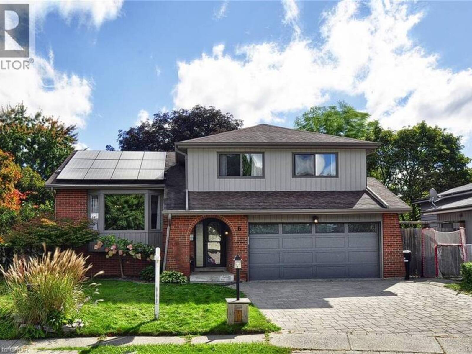 6 CRICKET HOLLOW, Kitchener, Ontario N2N 1L6