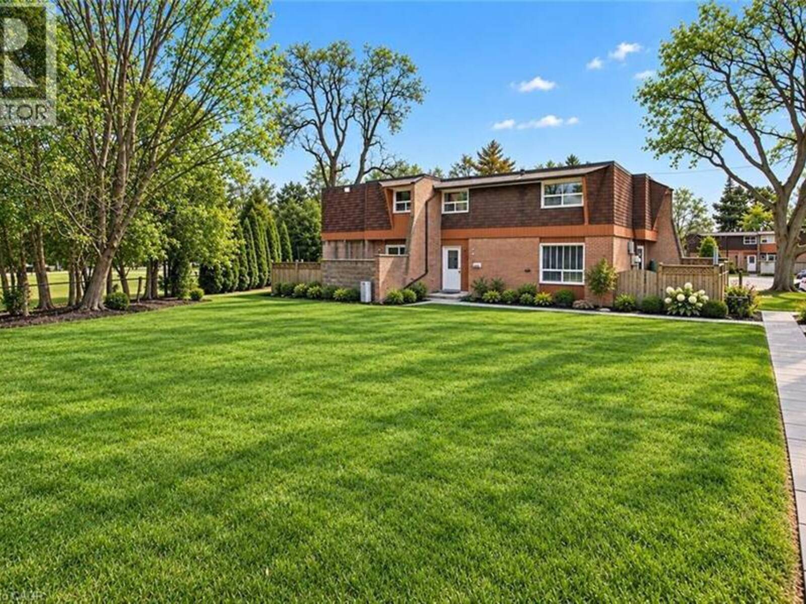 661 FRANCIS Road Unit# 4, Burlington, Ontario L7T 3X6