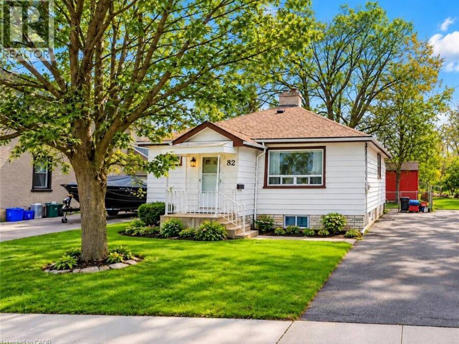 82 NORFOLK Avenue, Cambridge, Ontario N1R 3T9