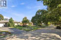2408 HEREFORD Crescent | Burlington Ontario | Slide Image Three