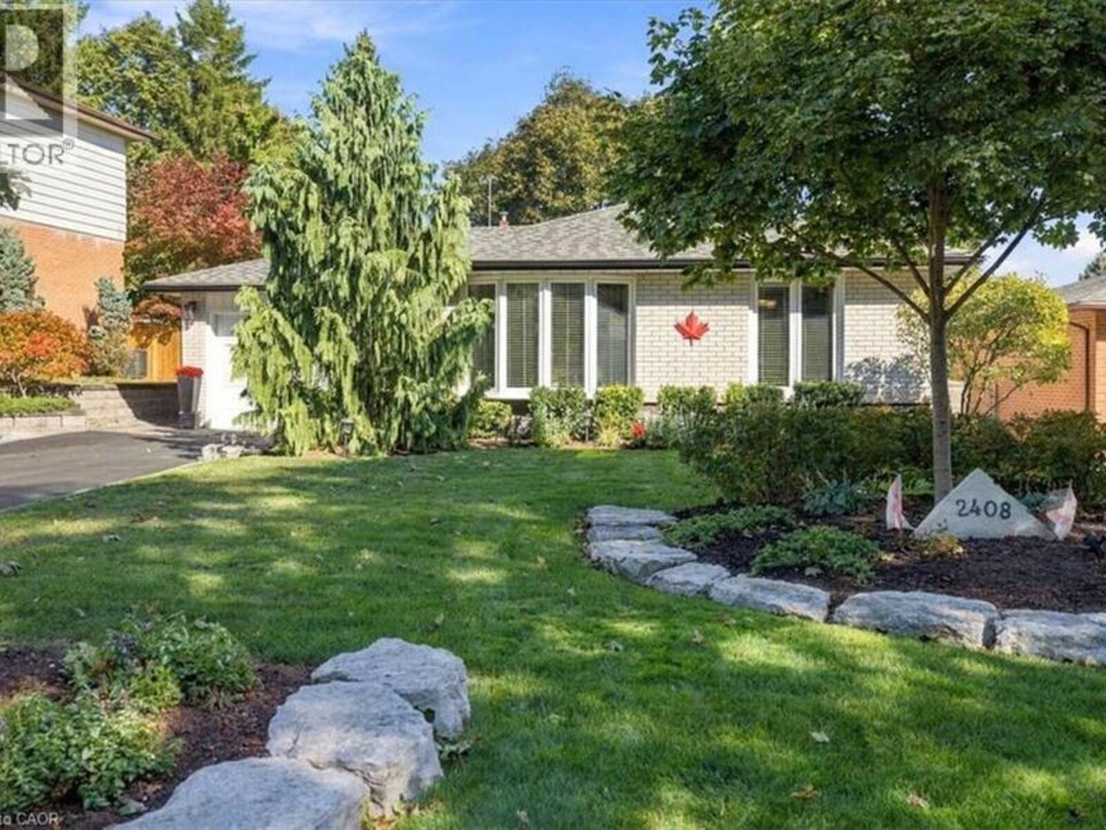 2408 HEREFORD Crescent, Burlington, Ontario L7P 1X3