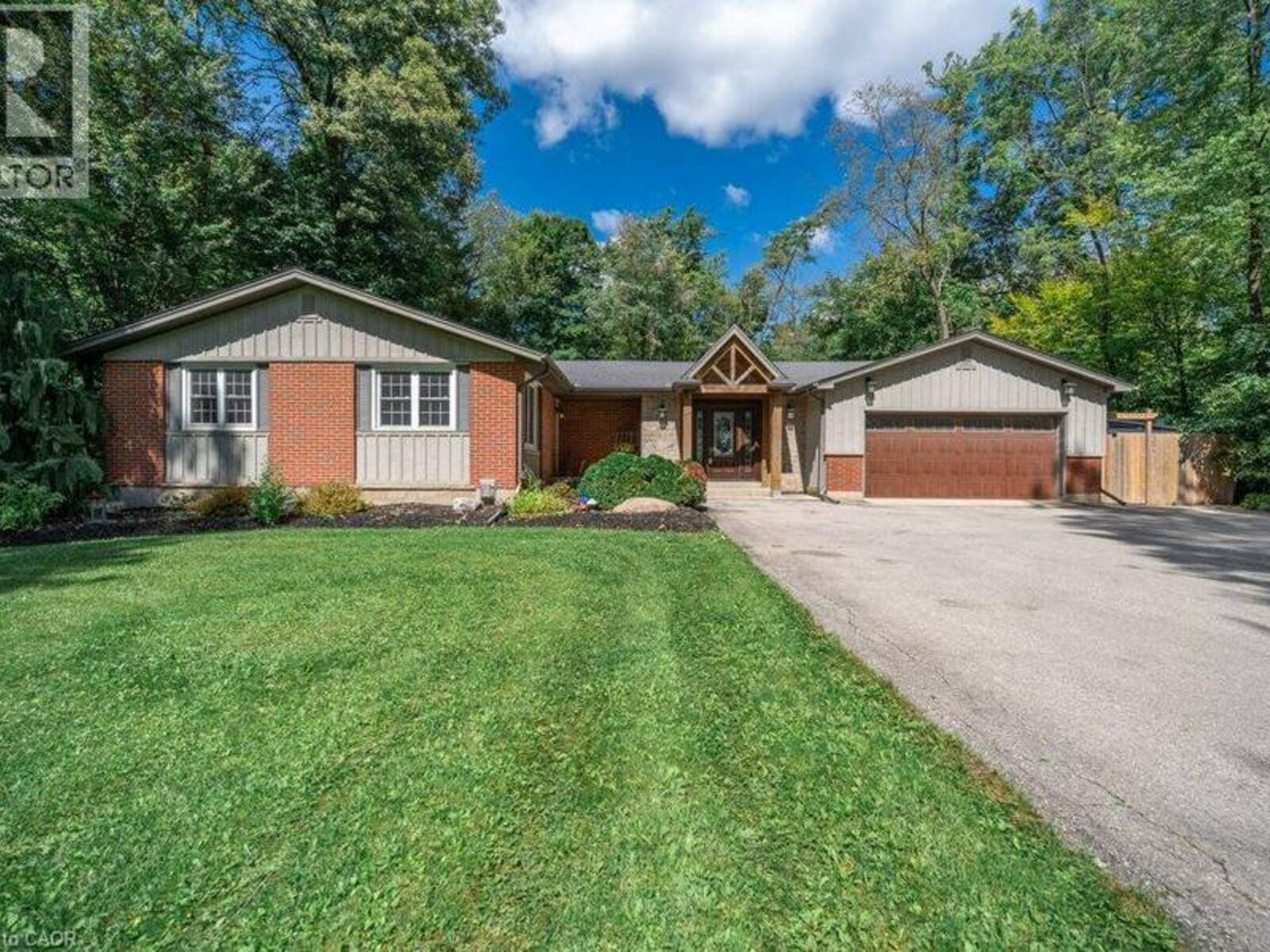 1376 CEDAR CREEK Road, Cambridge, Ontario N1R 5S5