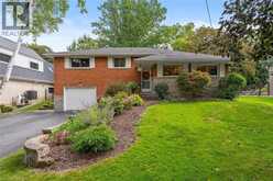 200 WOODVIEW Crescent | Ancaster Ontario | Slide Image Two
