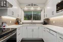 200 WOODVIEW Crescent | Ancaster Ontario | Slide Image Eight