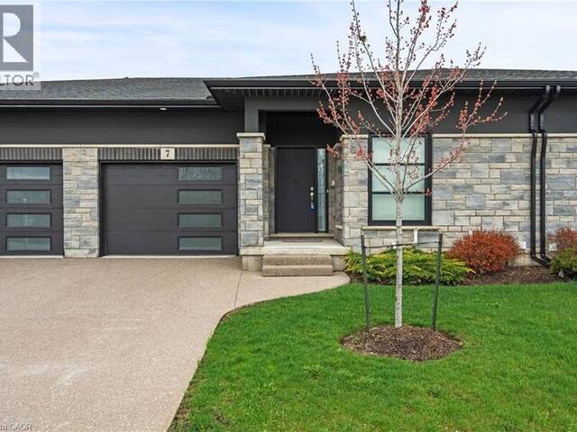 7138 PARSA Street Unit# 7 Niagara Falls Ontario, L2H 3W1 - 2 Bedrooms Condo For Sale