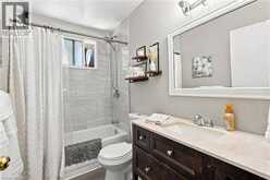 12 GLAMIS Court | Hamilton Ontario | Slide Image Ten