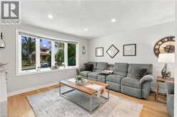 12 GLAMIS Court | Hamilton Ontario | Slide Image Four