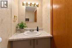 12 BRAE CREST Drive | Hamilton Ontario | Slide Image Fourteen