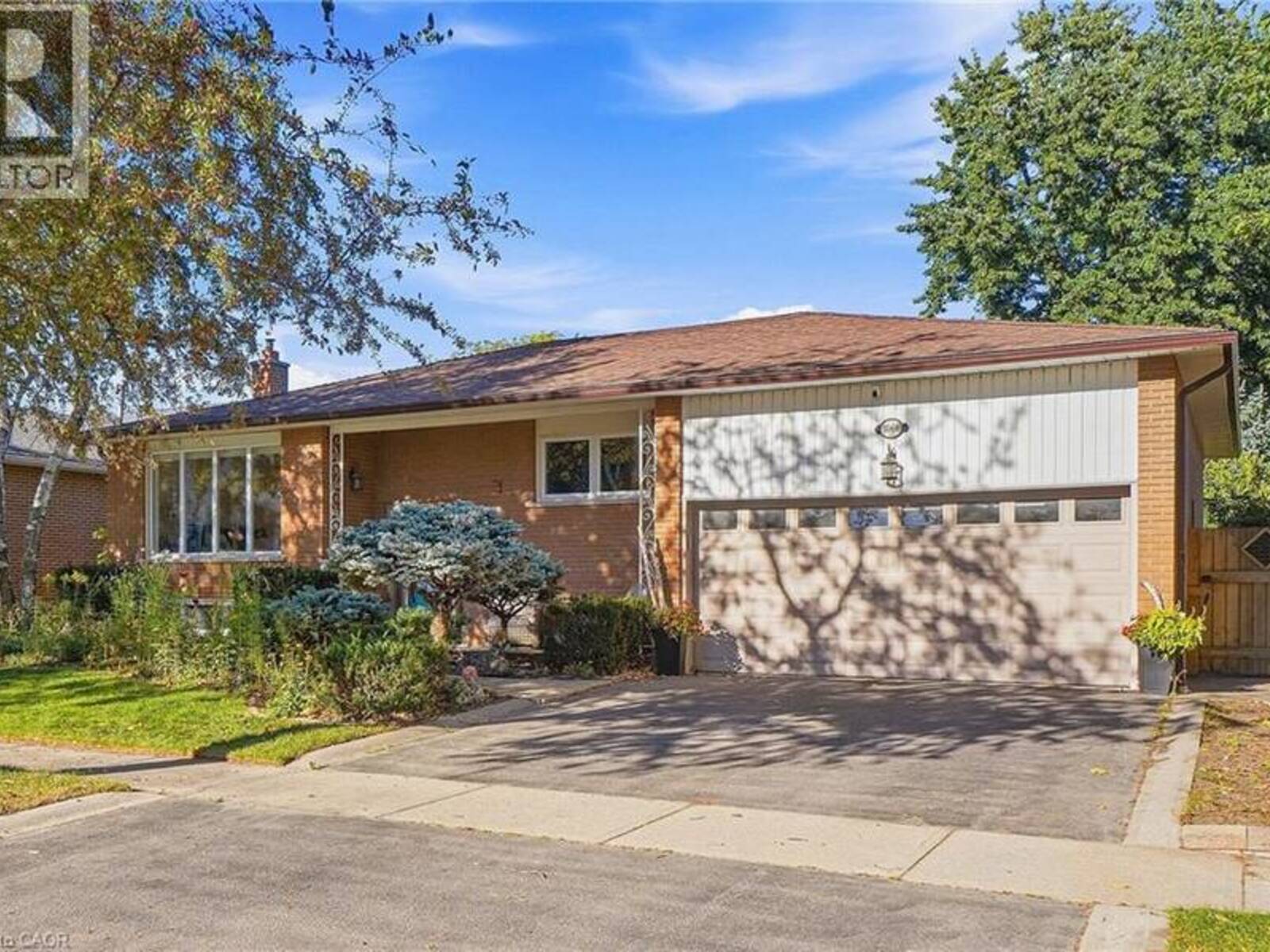 1060 DOWLAND Crescent, Burlington, Ontario L7T 4C8