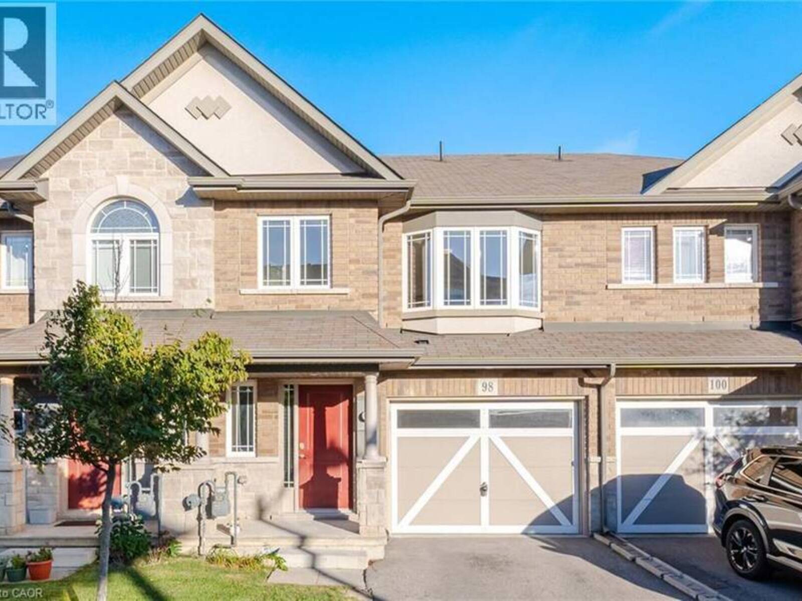 98 BLOOM Crescent, Hamilton, Ontario L0R 1P0