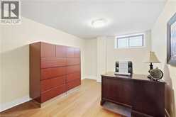 4 SUMMIT Drive | Waterdown Ontario | Slide Image Thirty
