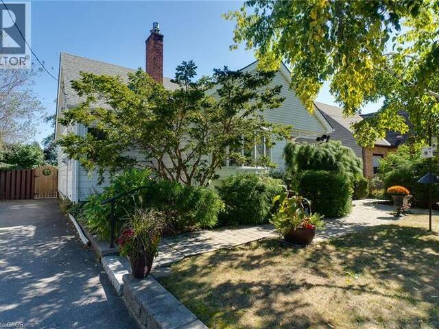 12 DON Street Dundas Ontario, L9H 4N9 - 4 Bedrooms Home For Sale