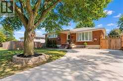33 BELLINGHAM Drive | Hamilton Ontario | Slide Image Three