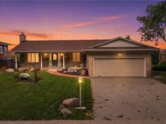 26 LESLIE Drive Hamilton Ontario, L8G 2R1