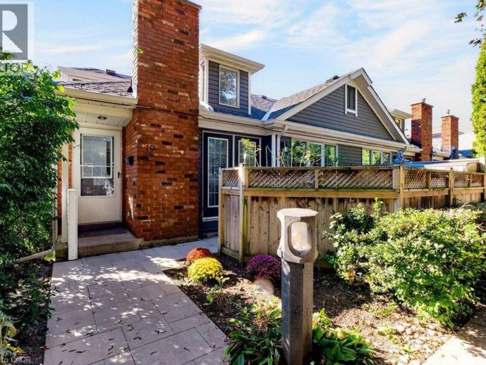175 FIDDLERS GREEN Drive Unit# 19, Ancaster, Ontario L9G 4X7