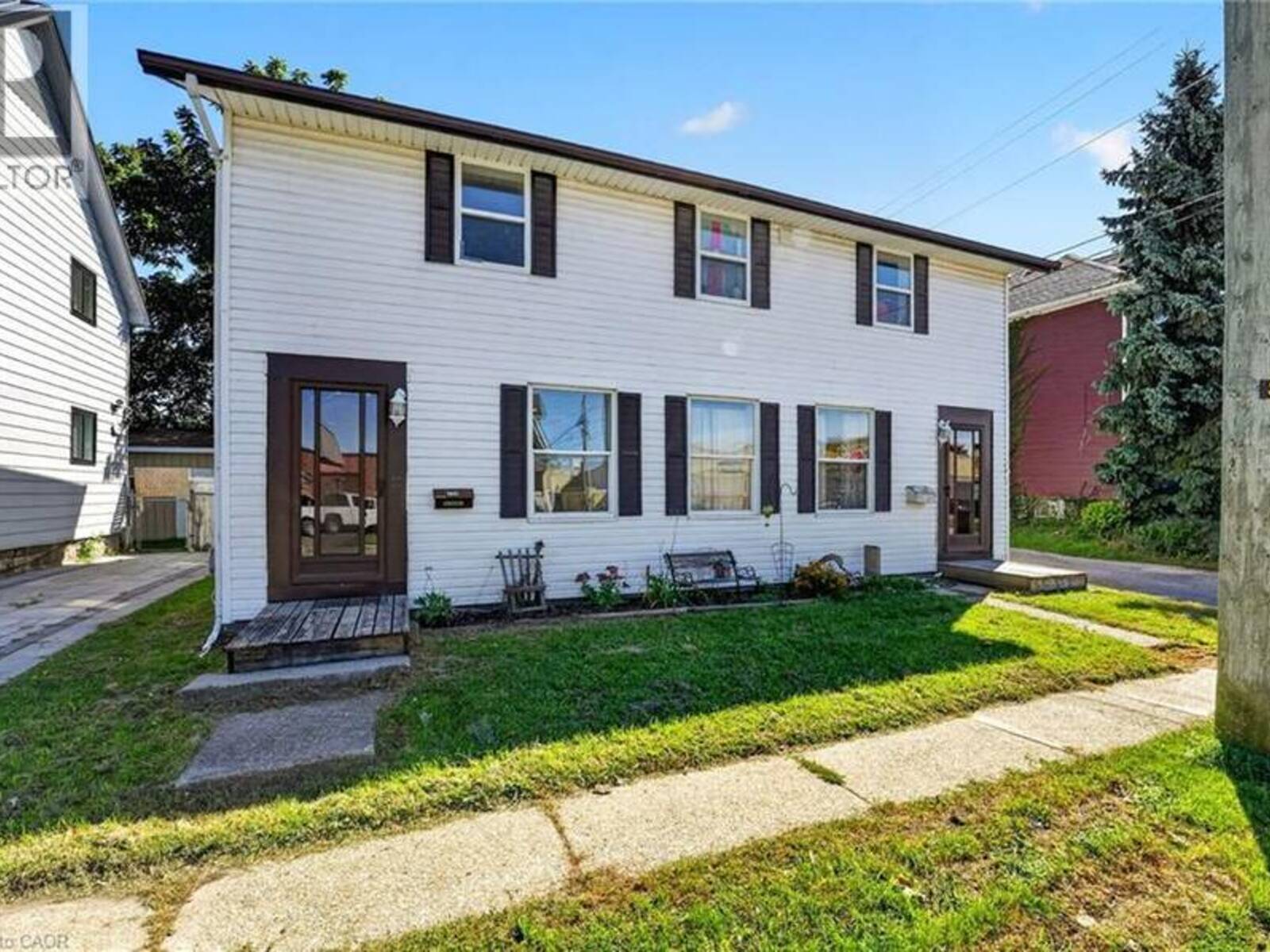 213-215 MAPLE Street, Dunnville, Ontario N1A 2G3
