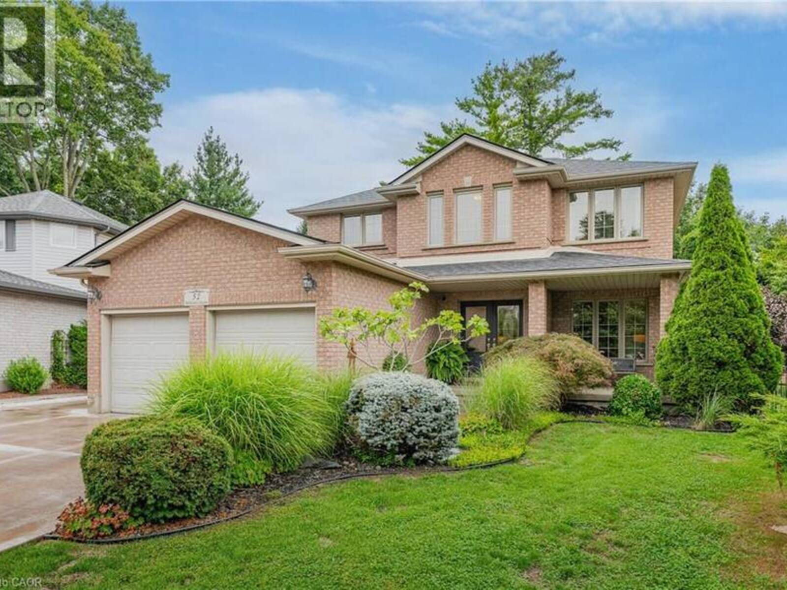 52 ARCHWOOD Crescent, Cambridge, Ontario N1T 2A6