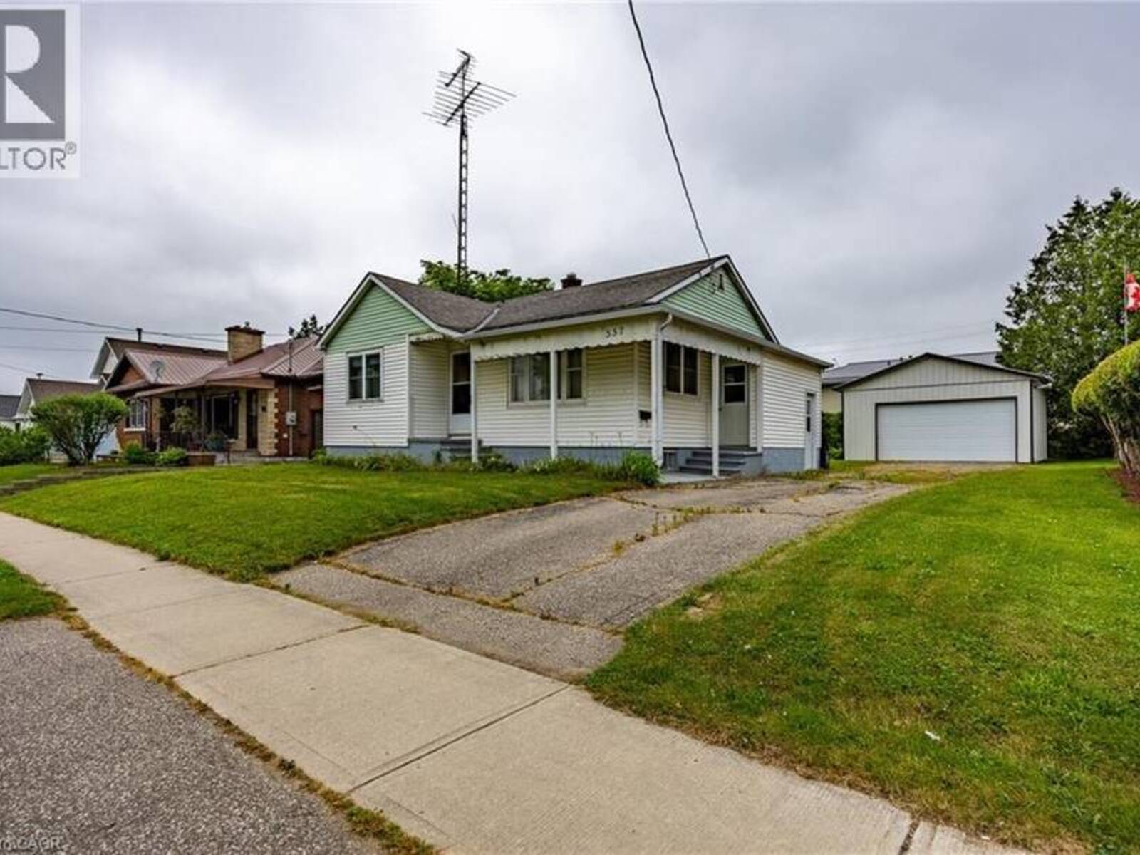 557 ORCHARD Avenue, Delhi, Ontario N4B 2H4