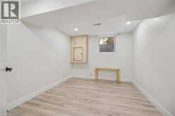 148 CLAIRFIELDS Drive W | Guelph Ontario | Slide Image Thirty-two
