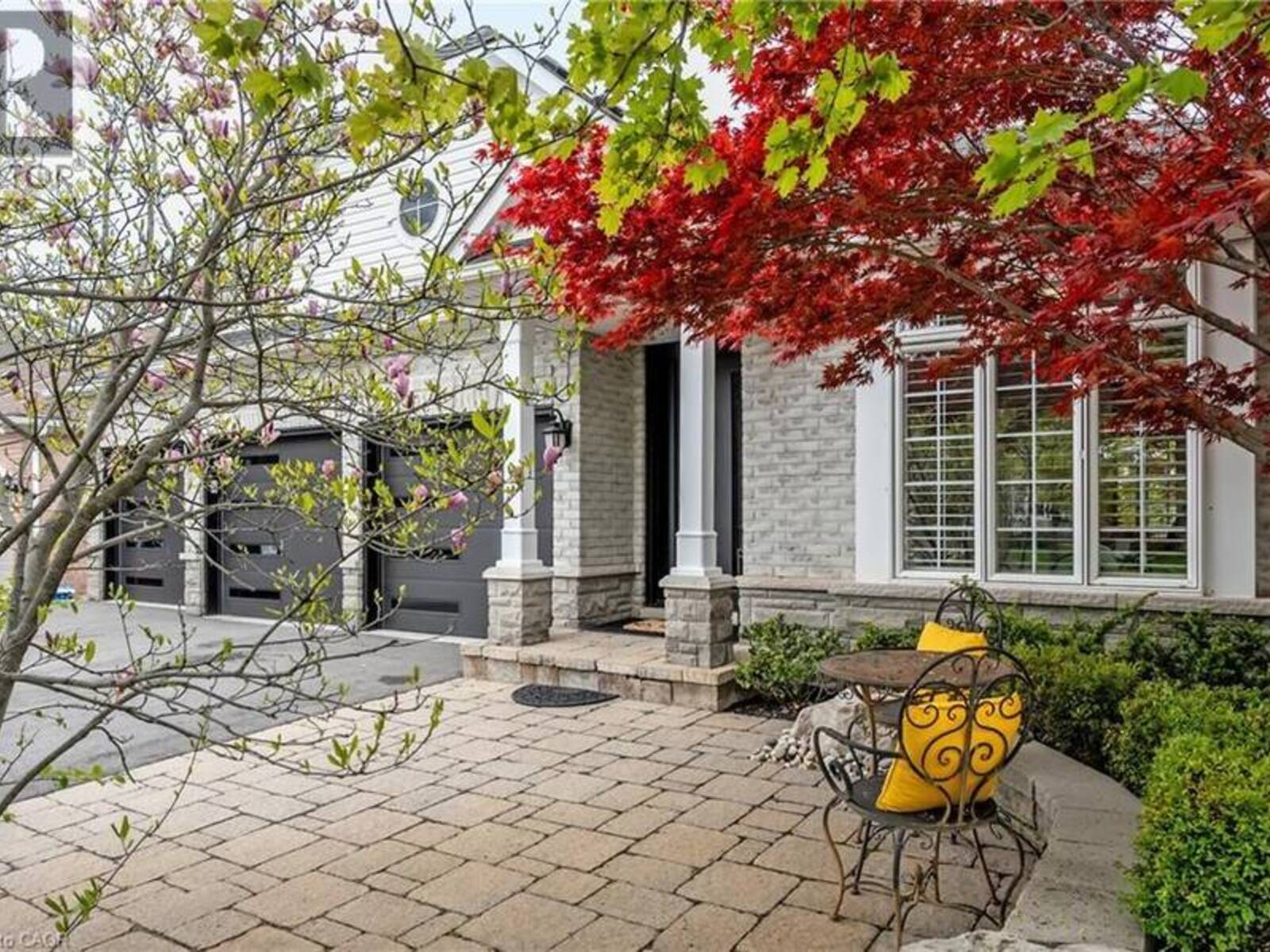 4285 COUPLES Crescent, Burlington, Ontario L7M 4Y8
