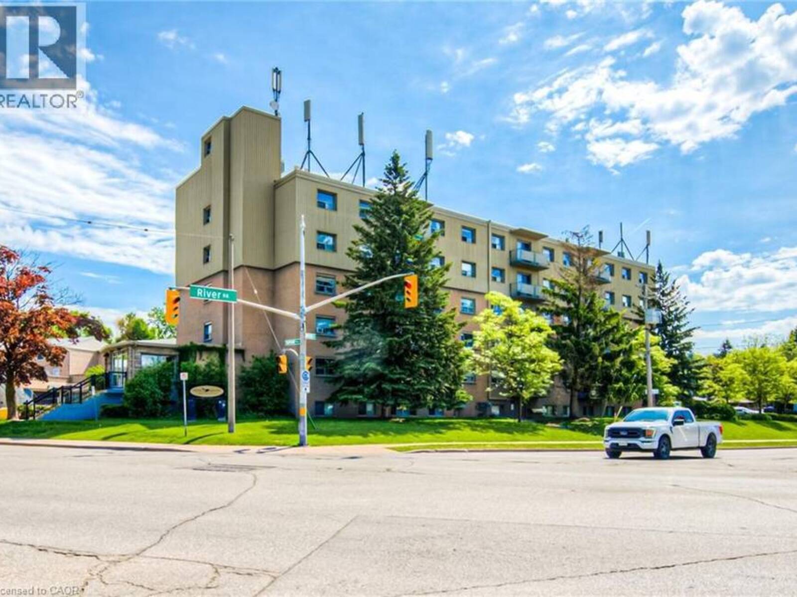 283 FAIRWAY Road N Unit# 501, Kitchener, Ontario N2A 2P1