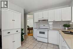 15 CARWYN Crescent | Hamilton Ontario | Slide Image Thirteen