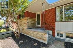 15 CARWYN Crescent | Hamilton Ontario | Slide Image Four
